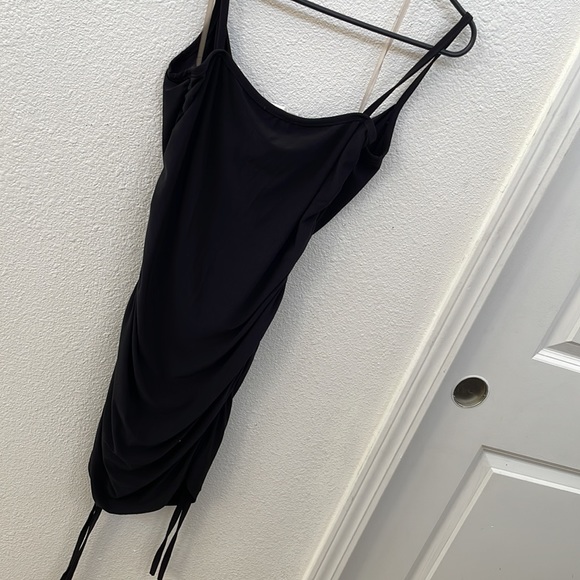 NEVER BEEN USED SIZE L DRESS - Picture 4 of 4